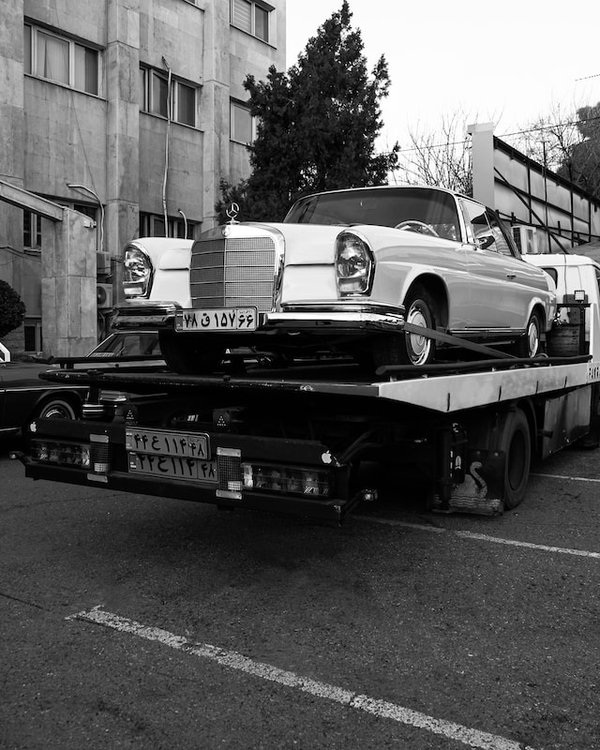 Dépannage véhicule: Trouver le service de remorquage idéal et gérer les pannes sur autoroute